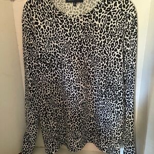 Jones New York Signature Black and White Animal Print long sleeve top